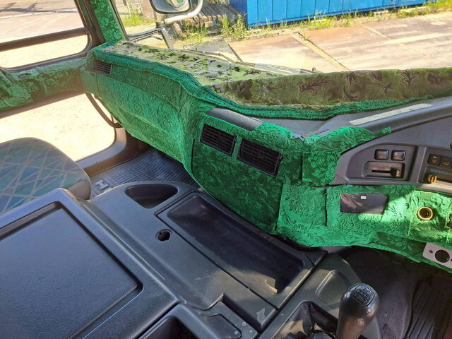 日野プロフィアトレーラーヘッド（トラクターヘッド）大型（10t）[写真27]