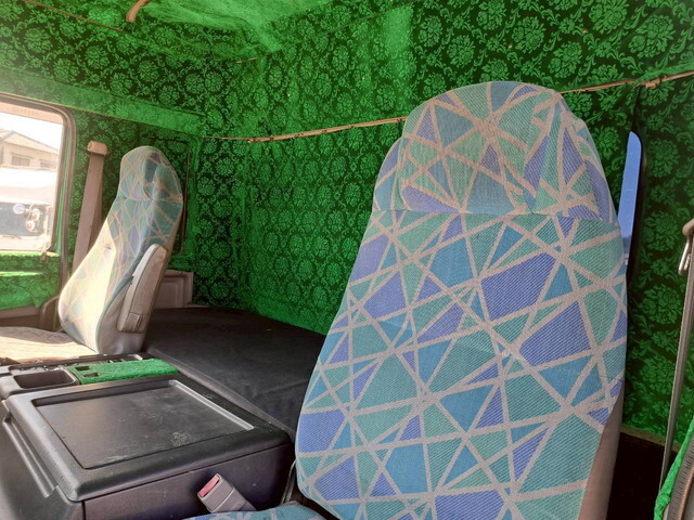 日野プロフィアトレーラーヘッド（トラクターヘッド）大型（10t）[写真35]