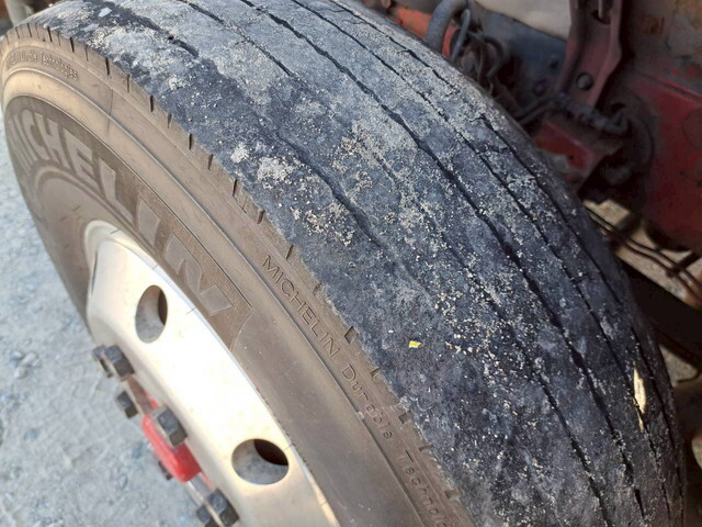 日野プロフィアトレーラーヘッド（トラクターヘッド）大型（10t）[写真08]