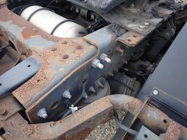 日野プロフィアトレーラーヘッド（トラクターヘッド）大型（10t）[写真12]