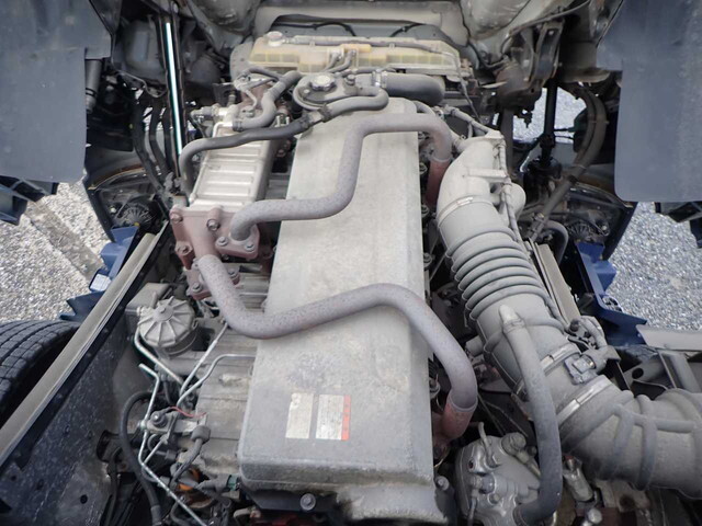 日野プロフィアトレーラーヘッド（トラクターヘッド）大型（10t）[写真24]