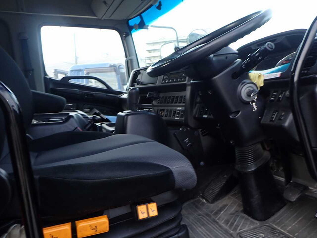 日野プロフィアトレーラーヘッド（トラクターヘッド）大型（10t）[写真30]