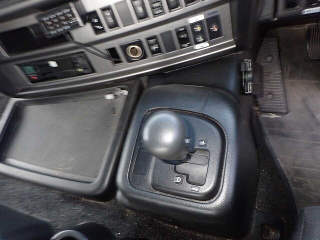 日野プロフィアトレーラーヘッド（トラクターヘッド）大型（10t）[写真33]