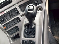 UDトラックスクオントレーラーヘッド（トラクターヘッド）大型（10t）[写真18]