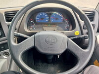 UDトラックスクオントレーラーヘッド（トラクターヘッド）大型（10t）[写真21]