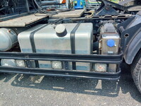 UDトラックスクオントレーラーヘッド（トラクターヘッド）大型（10t）[写真24]