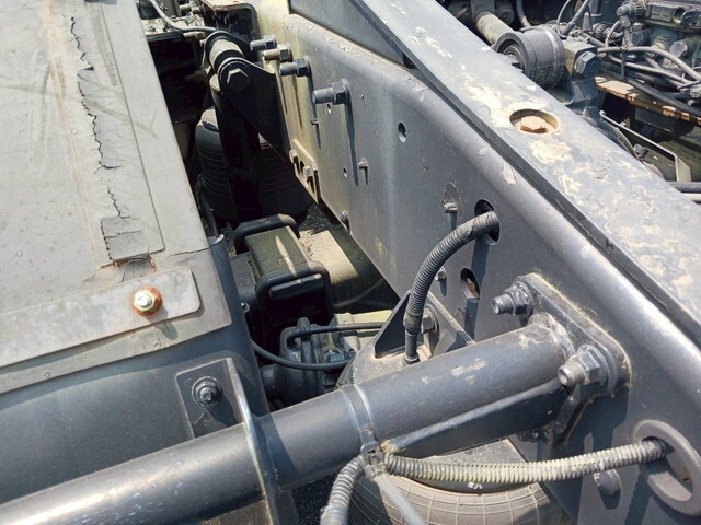 UDトラックスクオントレーラーヘッド（トラクターヘッド）大型（10t）[写真25]