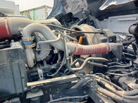 UDトラックスクオントレーラーヘッド（トラクターヘッド）大型（10t）[写真36]