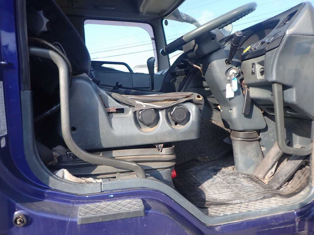 三菱ふそうスーパーグレートトレーラーヘッド（トラクターヘッド）大型（10t）[写真33]