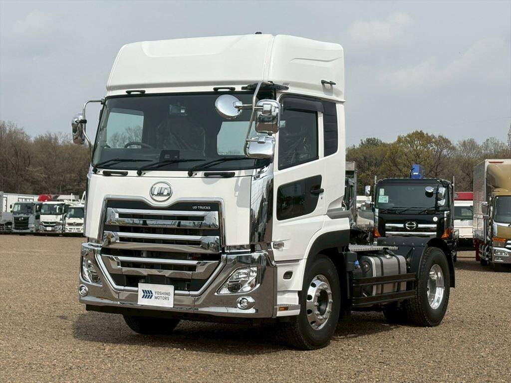 UDトラックスクオントレーラーヘッド（トラクターヘッド）大型（10t）[写真01]