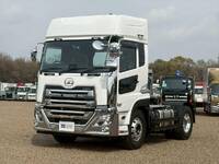 UDトラックスクオントレーラーヘッド（トラクターヘッド）大型（10t）[写真01]