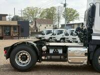 UDトラックスクオントレーラーヘッド（トラクターヘッド）大型（10t）[写真05]