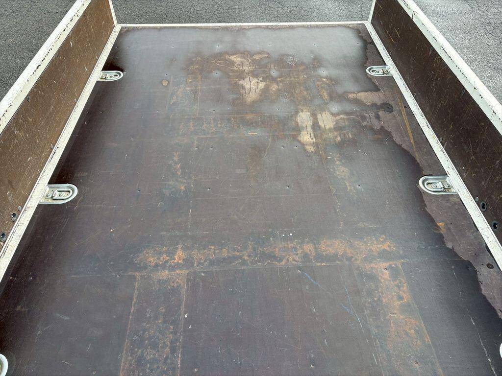 日野デュトロ平ボディ小型（2t・3t）[写真11]