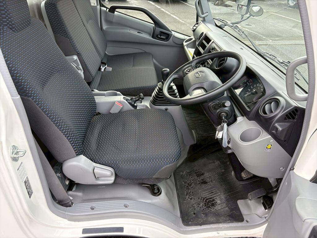 日野デュトロ平ボディ小型（2t・3t）[写真19]