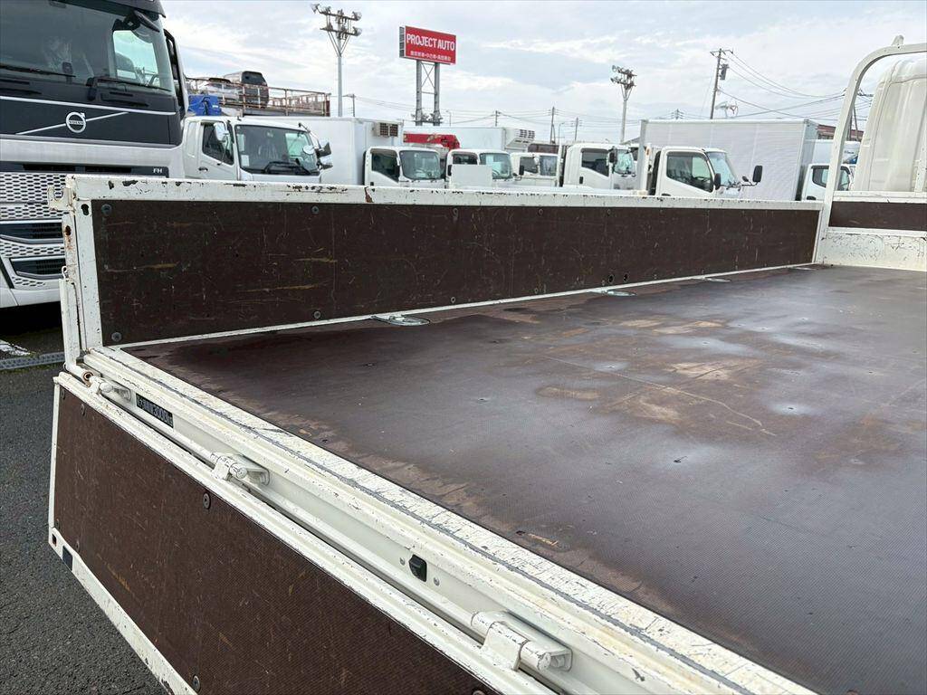 日野デュトロ平ボディ小型（2t・3t）[写真09]