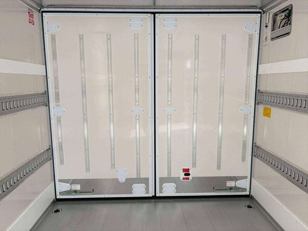 三菱ふそうファイター冷凍車（冷蔵車）中型（4t）[写真10]