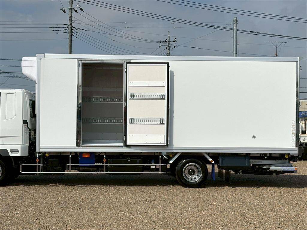 三菱ふそうファイター冷凍車（冷蔵車）中型（4t）[写真13]