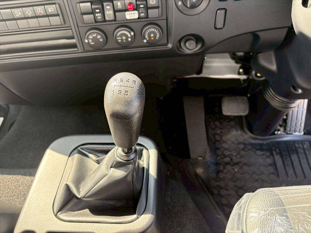 三菱ふそうファイター冷凍車（冷蔵車）中型（4t）[写真22]