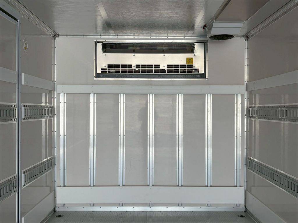 三菱ふそうファイター冷凍車（冷蔵車）中型（4t）[写真06]