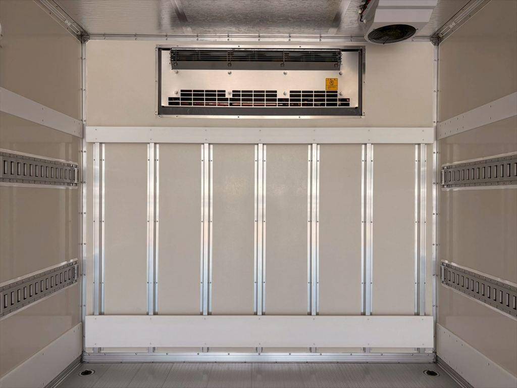 三菱ふそうファイター冷凍車（冷蔵車）中型（4t）[写真05]