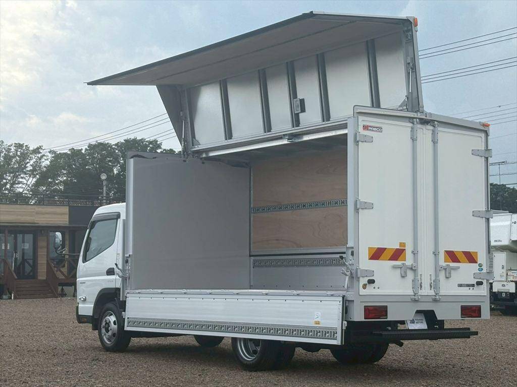 三菱ふそうキャンターアルミウイング小型（2t・3t）[写真12]