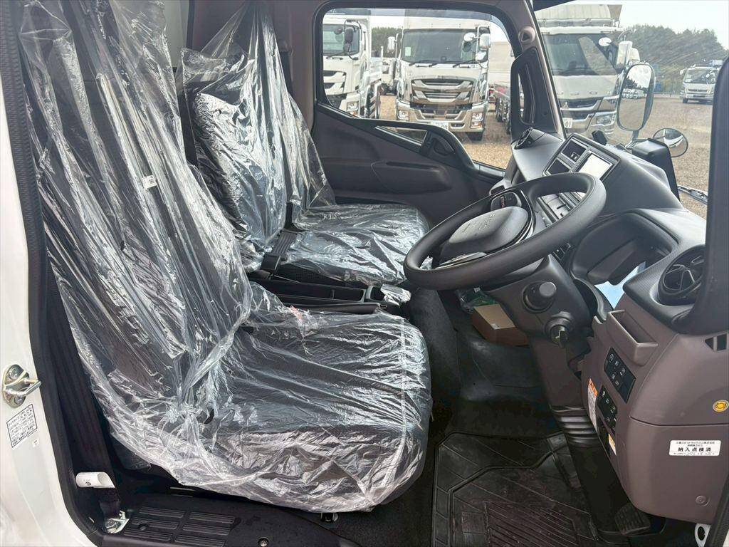 三菱ふそうキャンターアルミウイング小型（2t・3t）[写真20]