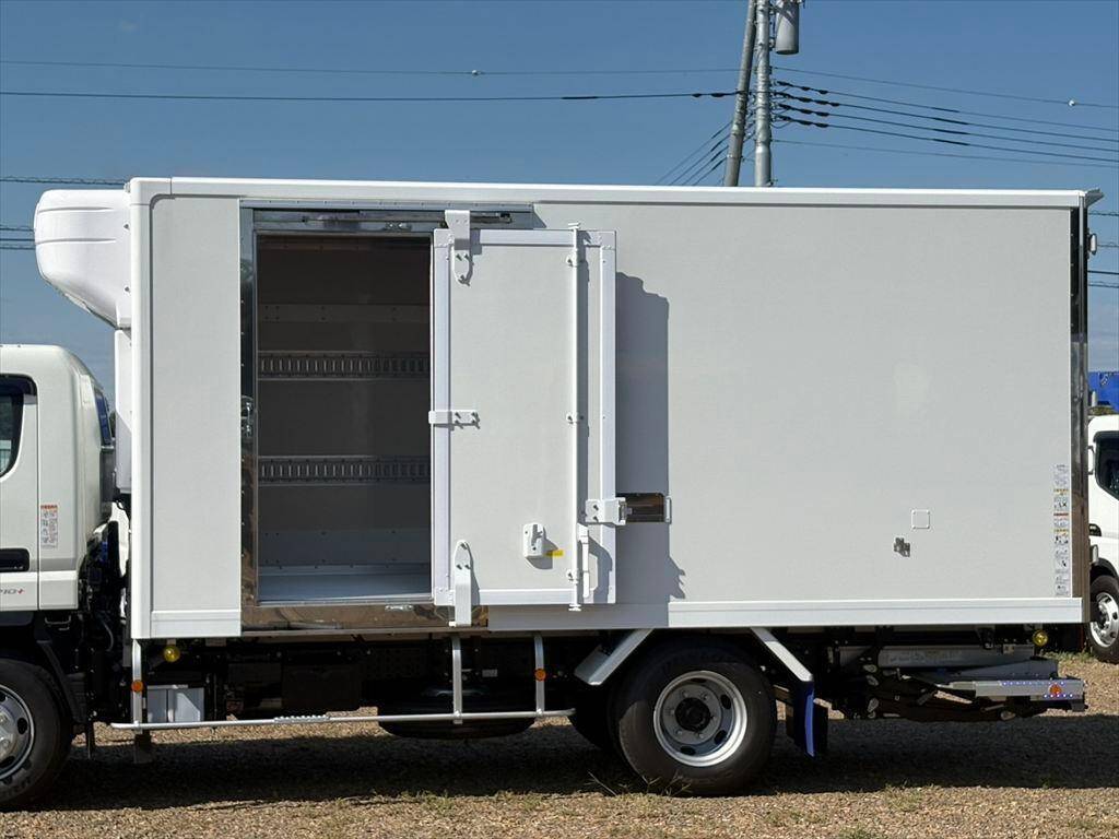 三菱ふそうキャンター冷凍車（冷蔵車）小型（2t・3t）[写真11]
