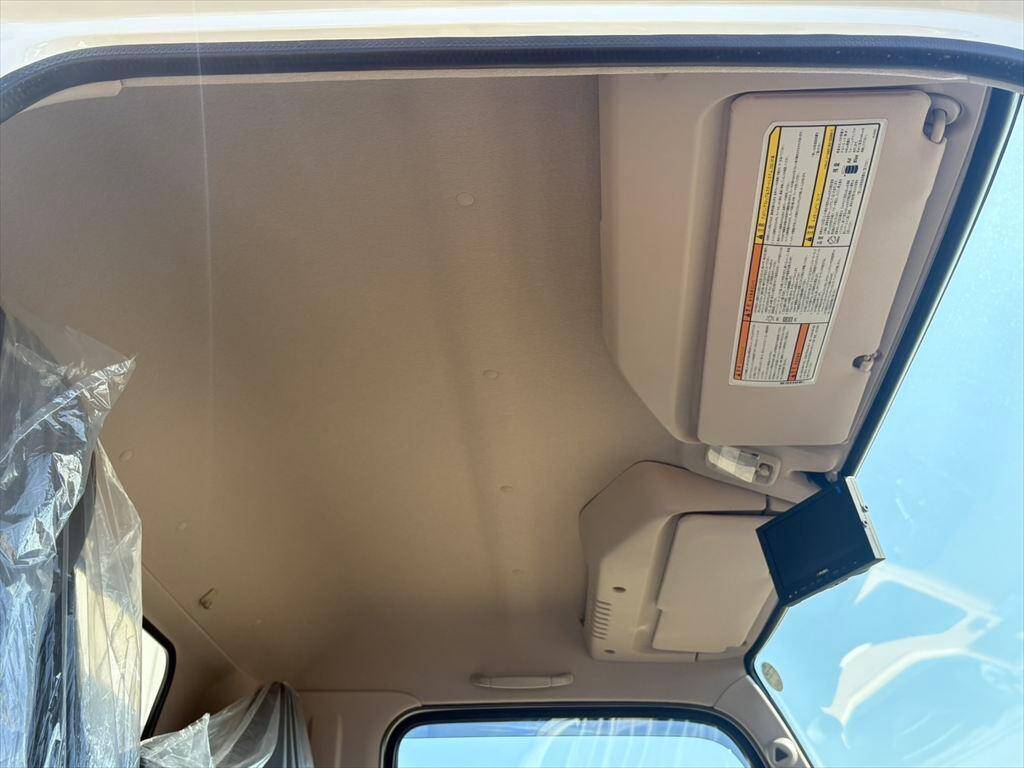 三菱ふそうキャンター冷凍車（冷蔵車）小型（2t・3t）[写真21]