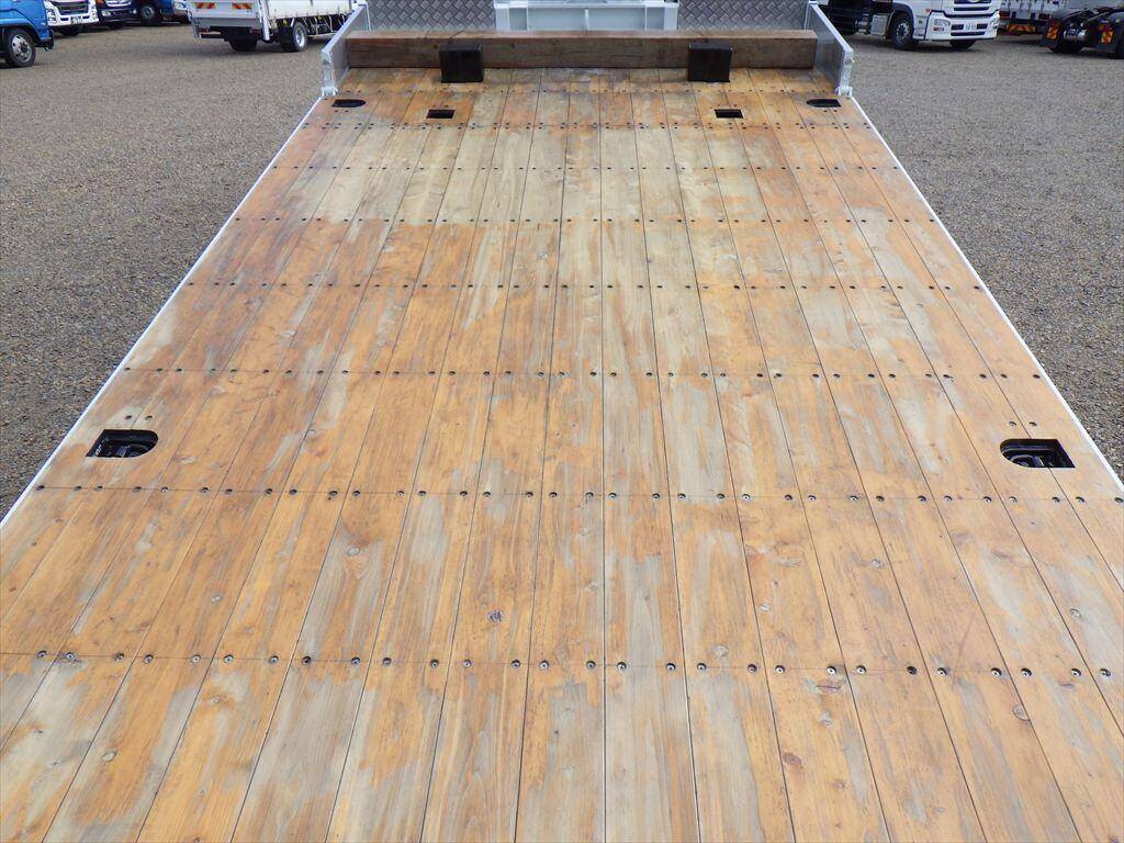 三菱ふそうスーパーグレートセーフティローダー大型（10t）[写真10]