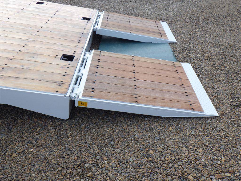 三菱ふそうスーパーグレートセーフティローダー大型（10t）[写真12]