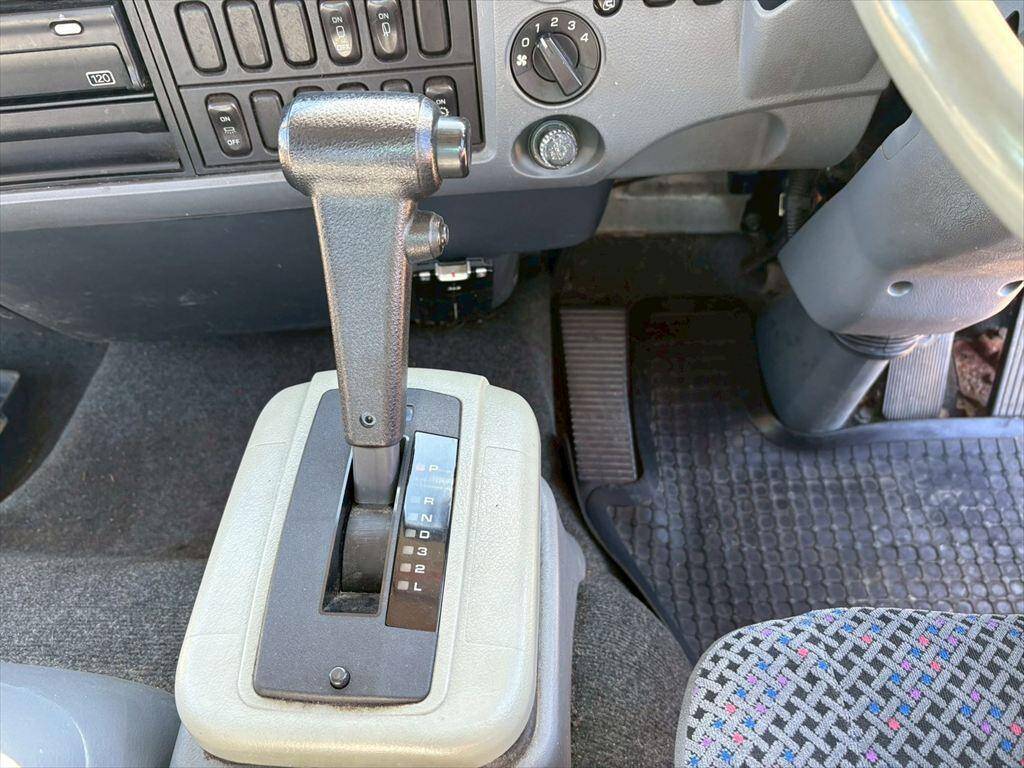 三菱ふそうファイターコンテナ専用車増トン（6t・8t）[写真18]