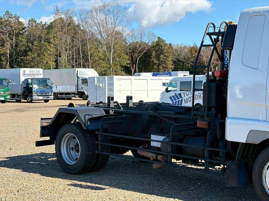 三菱ふそうファイターコンテナ専用車増トン（6t・8t）[写真02]