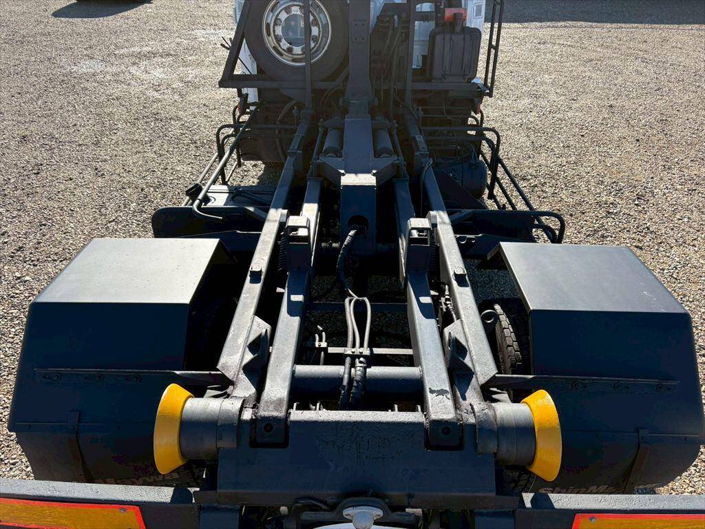 三菱ふそうファイターコンテナ専用車増トン（6t・8t）[写真05]