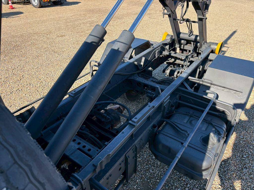 三菱ふそうファイターコンテナ専用車増トン（6t・8t）[写真07]