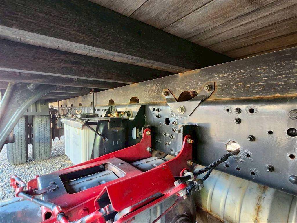 三菱ふそうファイターアルミブロック中型（4t）[写真13]