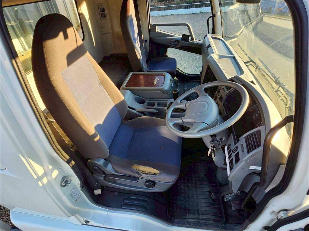 三菱ふそうファイターアルミブロック中型（4t）[写真19]