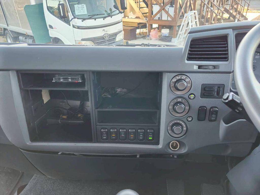 三菱ふそうファイターアルミブロック中型（4t）[写真20]