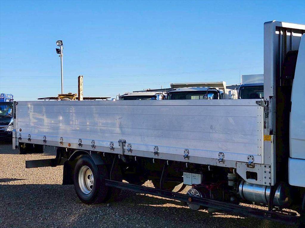 三菱ふそうファイターアルミブロック中型（4t）[写真05]