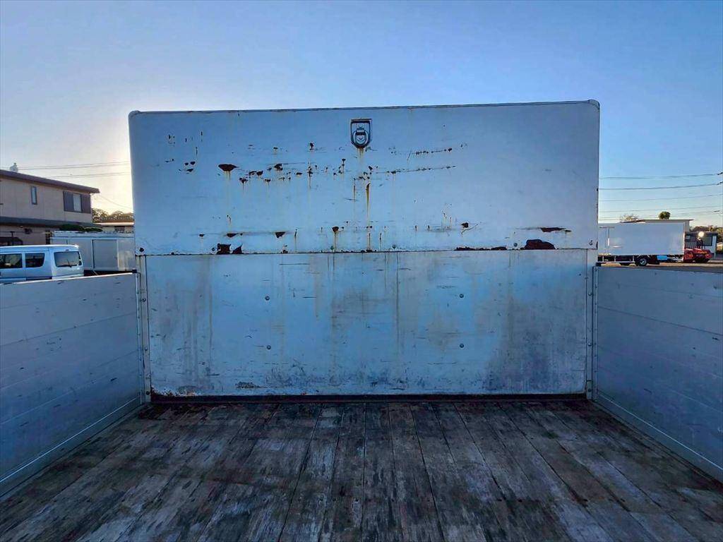 三菱ふそうファイターアルミブロック中型（4t）[写真07]