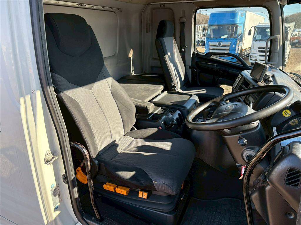 日野プロフィアアルミウイング大型（10t）[写真17]