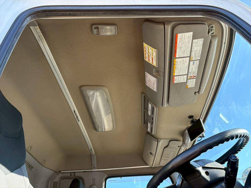 日野プロフィアアルミウイング大型（10t）[写真20]