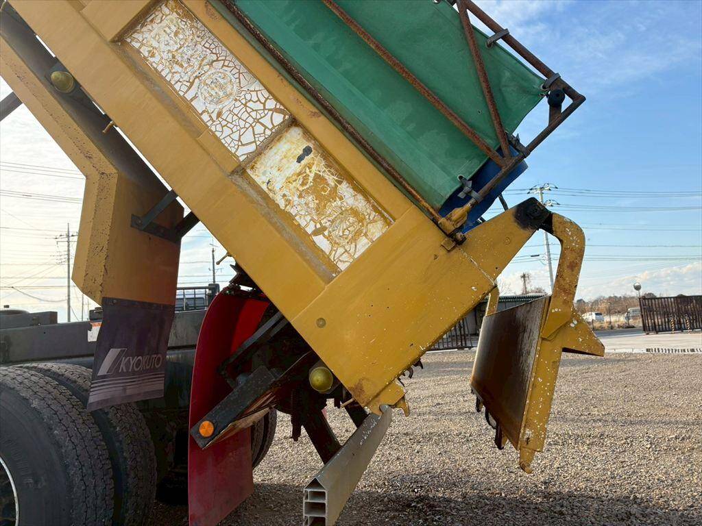 日野プロフィアダンプ大型（10t）[写真11]