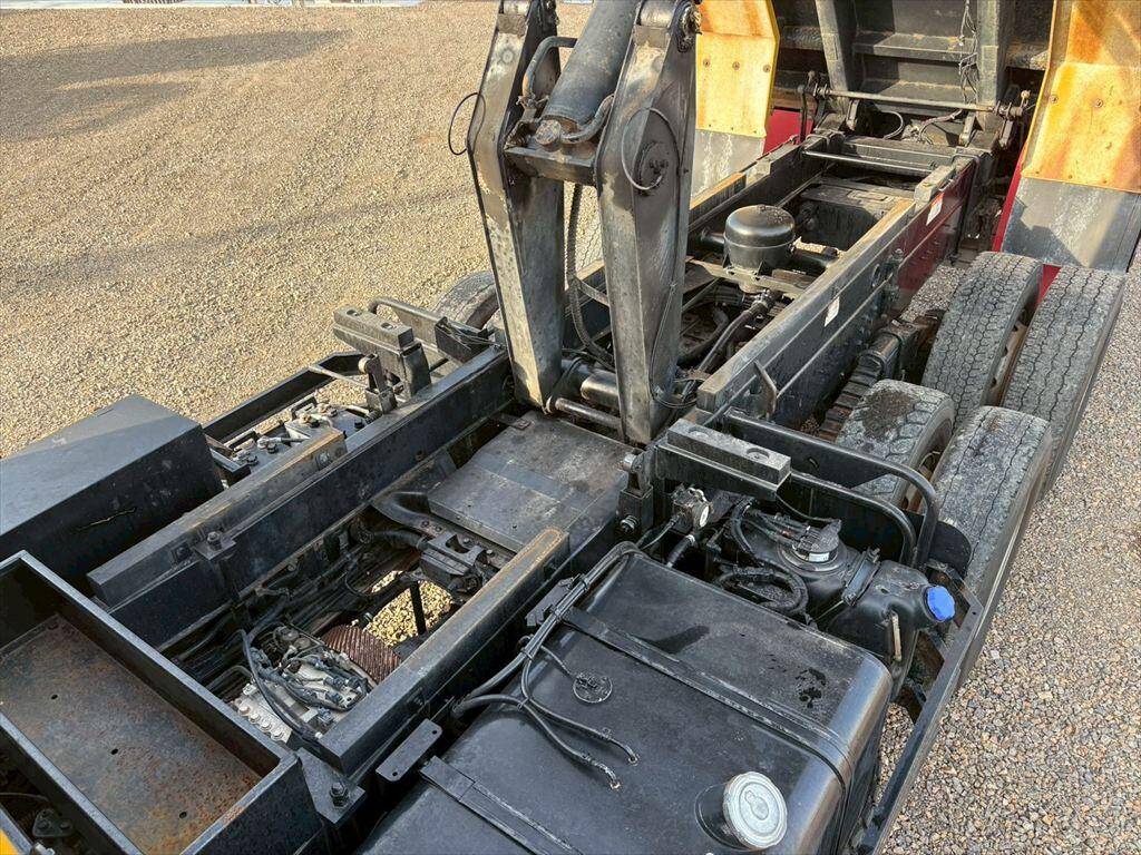 日野プロフィアダンプ大型（10t）[写真12]