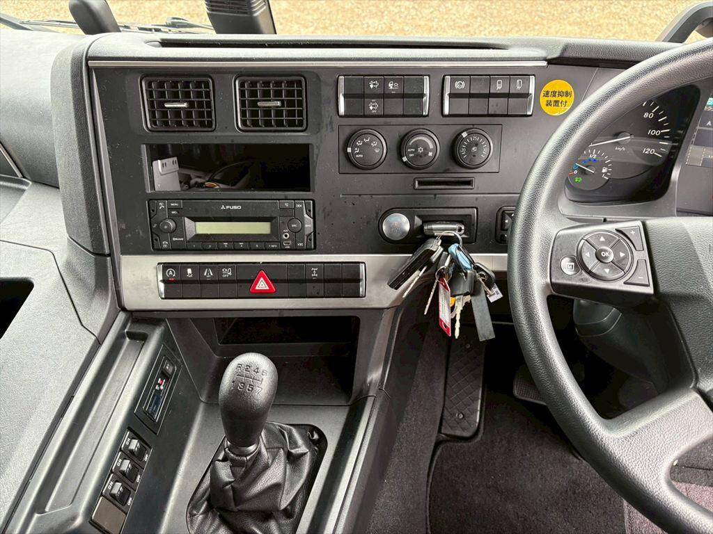 三菱ふそうスーパーグレートアルミブロック大型（10t）[写真18]