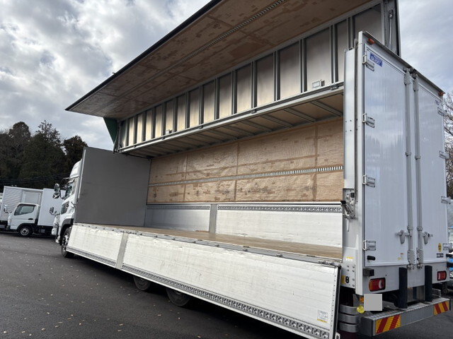 UDトラックスクオンアルミウイング大型（10t）[写真10]