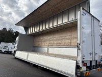 UDトラックスクオンアルミウイング大型（10t）[写真11]