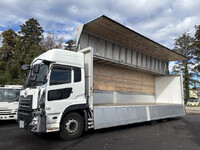 UDトラックスクオンアルミウイング大型（10t）