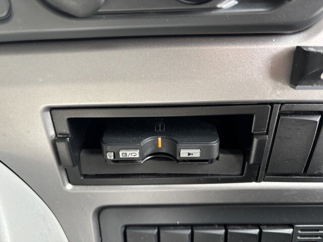 UDトラックスクオンアルミウイング大型（10t）[写真24]