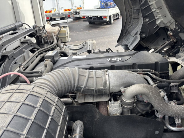 UDトラックスクオンアルミウイング大型（10t）[写真28]