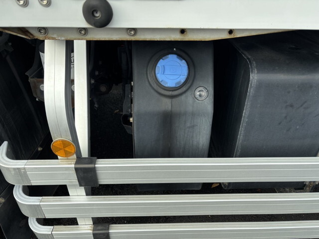 UDトラックスクオンアルミウイング大型（10t）[写真29]